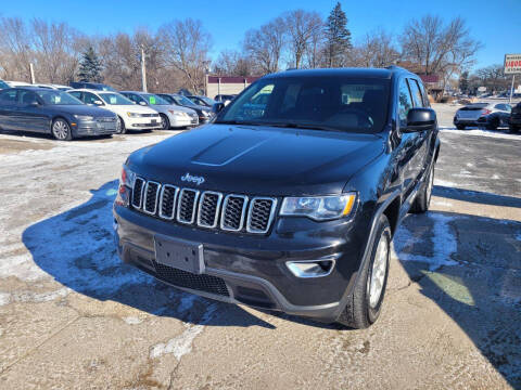 2018 Jeep Grand Cherokee Laredo E 4WD photo