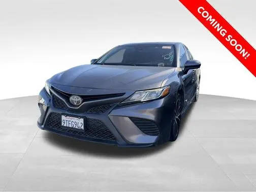 2018 Toyota Camry SE FWD photo