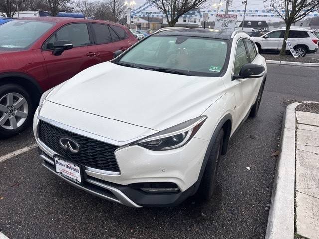 2018 Infiniti QX30 Premium AWD photo