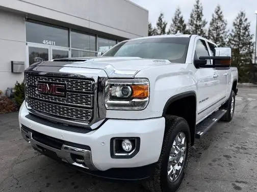2018 GMC Sierra 2500HD Denali 4WD photo