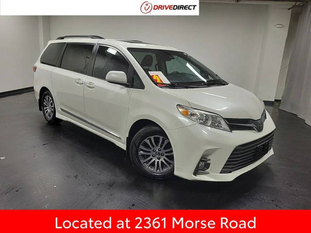 2018 Toyota Sienna XLE Premium FWD photo