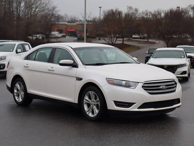 2018 Ford Taurus SEL FWD photo