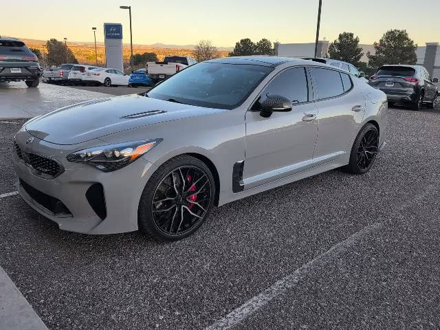 2018 Kia Stinger GT1 RWD photo