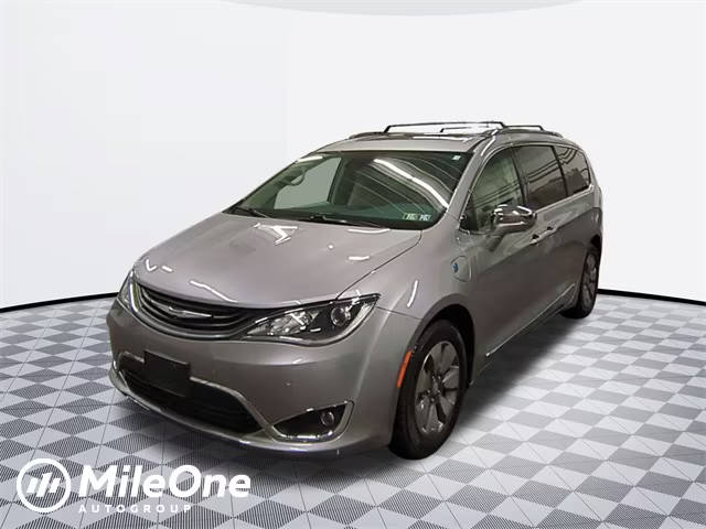 2018 Chrysler Pacifica Minivan Hybrid Limited FWD photo