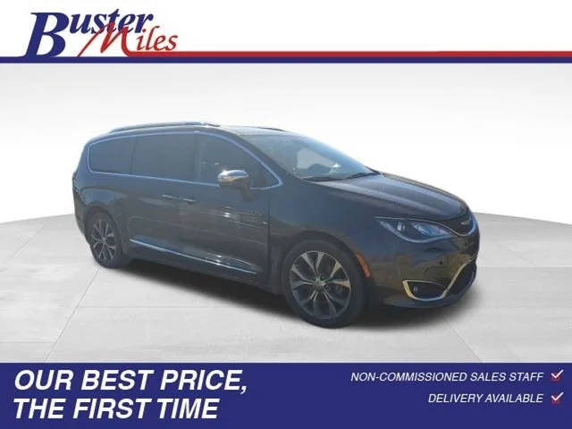 2018 Chrysler Pacifica Minivan Limited FWD photo