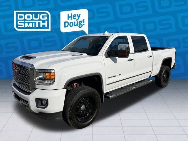 2018 GMC Sierra 2500HD Denali 4WD photo