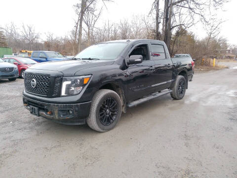 2018 Nissan Titan SL 4WD photo