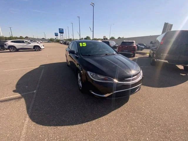 2015 Chrysler 200 Limited FWD photo