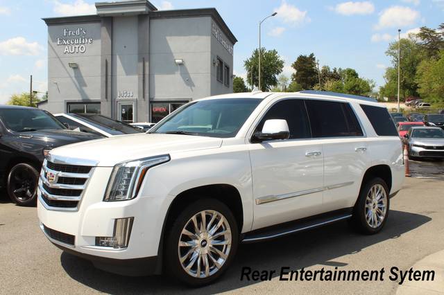 2018 Cadillac Escalade Luxury RWD photo