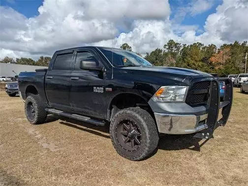 2017 Ram 1500 SLT 4WD photo