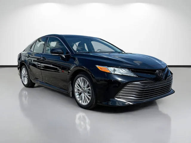 2018 Toyota Camry XLE FWD photo