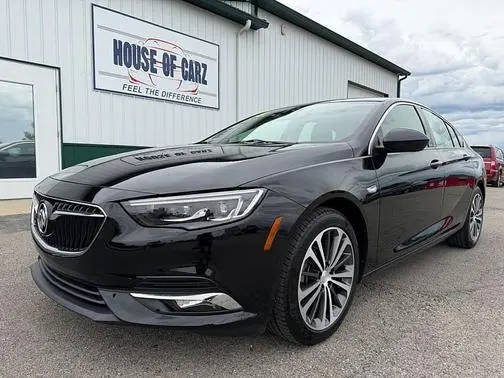 2018 Buick Regal Sportback Essence FWD photo