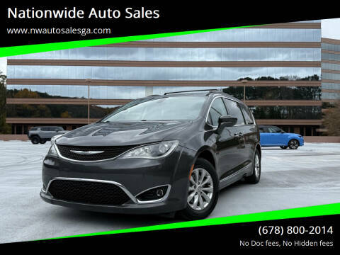 2017 Chrysler Pacifica Minivan Touring-L FWD photo