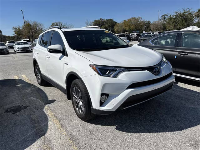 2018 Toyota RAV4 Hybrid XLE AWD photo