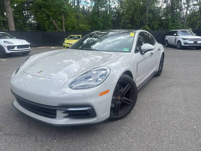 2018 Porsche Panamera 4 AWD photo