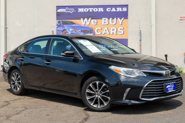 2017 Toyota Avalon XLE FWD photo