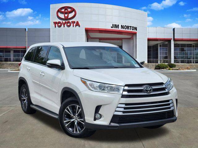 2018 Toyota Highlander LE Plus FWD photo