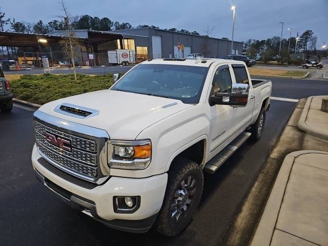 2018 GMC Sierra 2500HD Denali 4WD photo