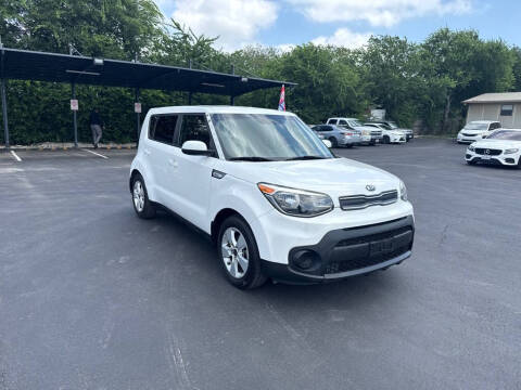 2018 Kia Soul Base FWD photo