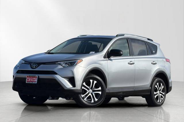 2018 Toyota RAV4 LE FWD photo