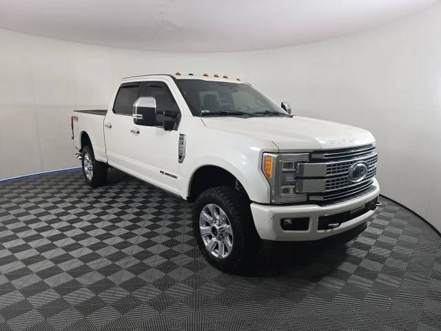 2018 Ford F-250 Super Duty Platinum 4WD photo