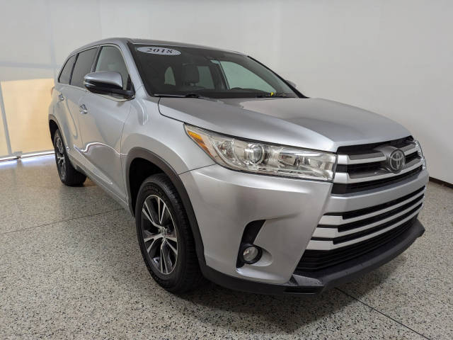 2018 Toyota Highlander LE Plus FWD photo