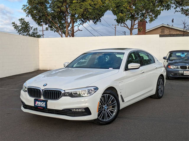 2018 BMW 5 Series 530e iPerformance RWD photo