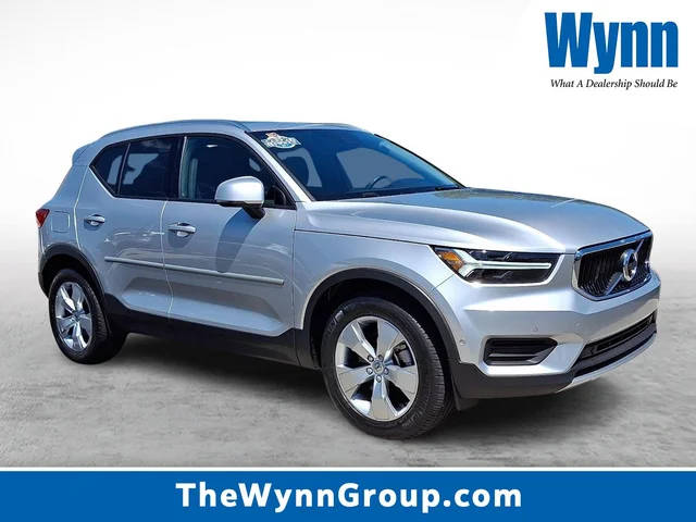 2019 Volvo XC40 Momentum AWD photo