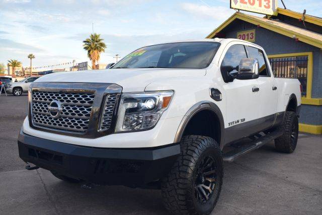 2018 Nissan Titan XD Platinum Reserve 4WD photo