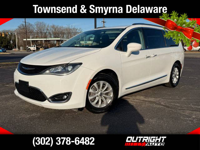 2018 Chrysler Pacifica Minivan Touring L FWD photo