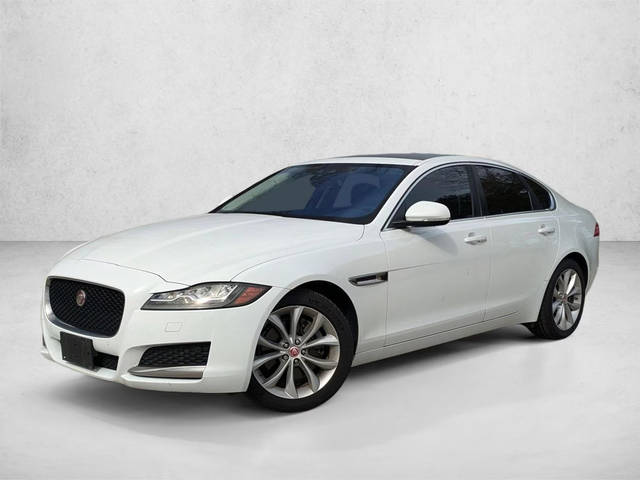 2018 Jaguar XF 25t Premium RWD photo