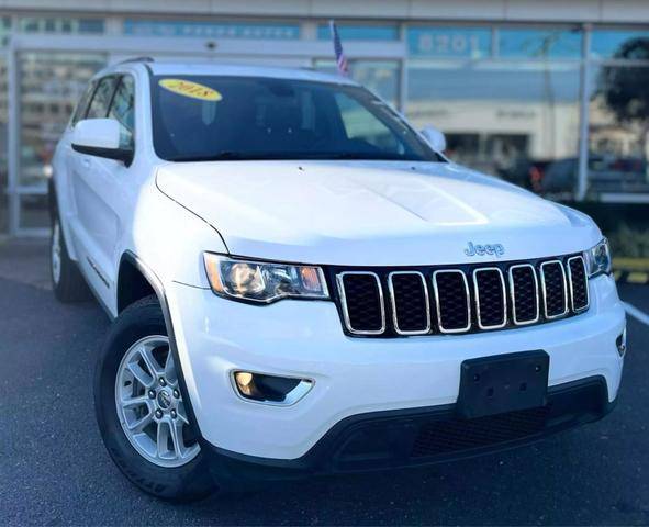 2018 Jeep Grand Cherokee Laredo E 4WD photo