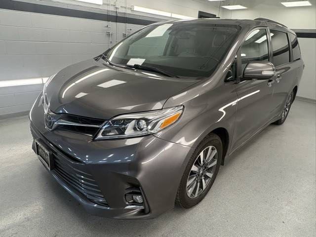 2018 Toyota Sienna Limited AWD photo