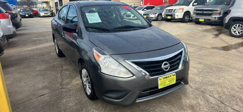 2018 Nissan Versa S Plus FWD photo
