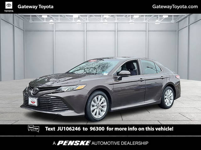 2018 Toyota Camry LE FWD photo