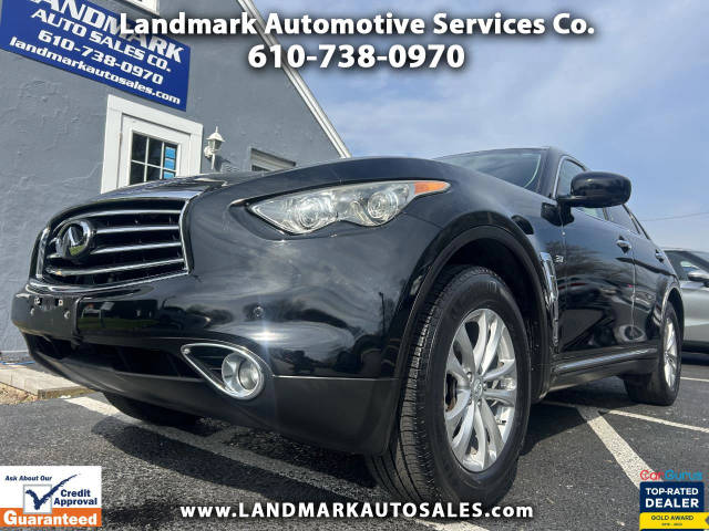 2015 Infiniti QX70  AWD photo
