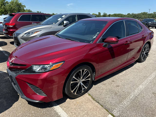 2018 Toyota Camry SE FWD photo