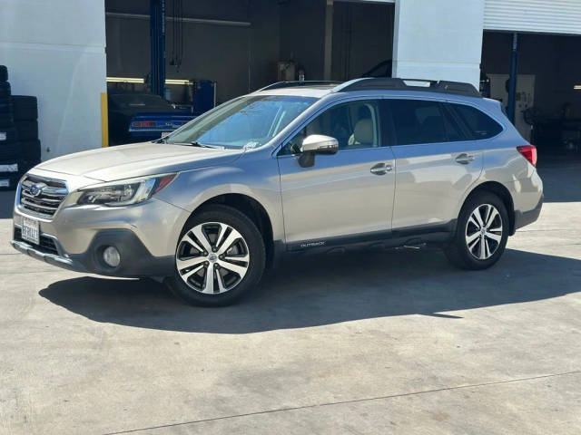2018 Subaru Outback Limited AWD photo