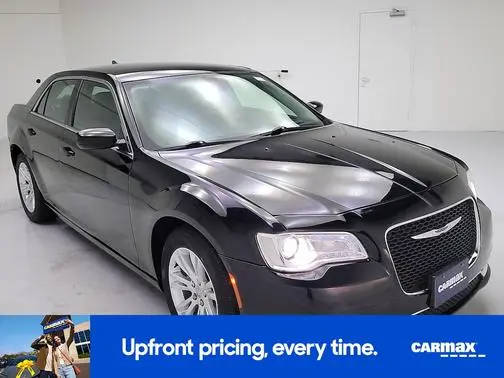 2018 Chrysler 300 Touring L RWD photo