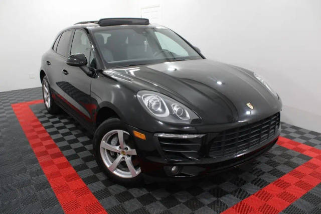 2018 Porsche Macan AWD photo