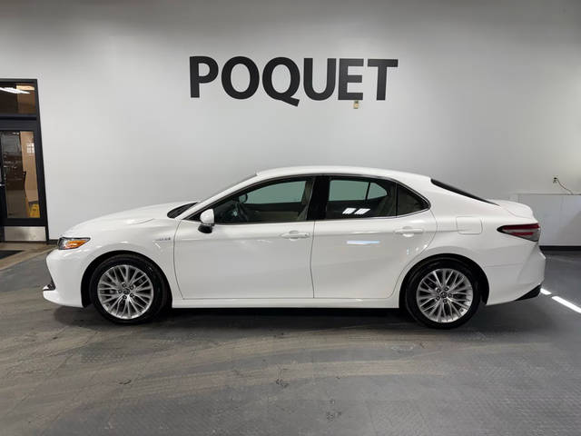 2018 Toyota Camry Hybrid XLE FWD photo