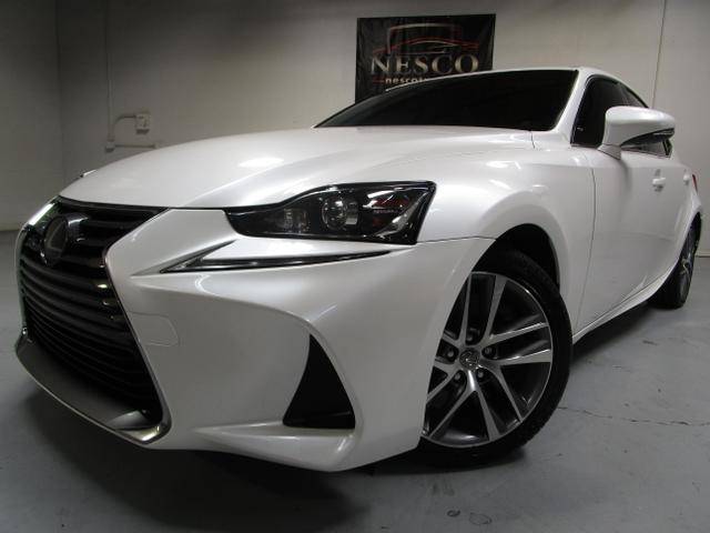 2018 Lexus IS IS 300 RWD photo