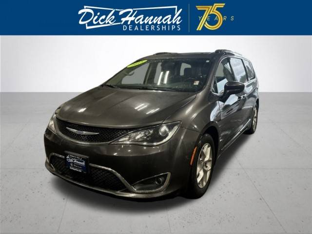 2018 Chrysler Pacifica Minivan Touring L Plus FWD photo
