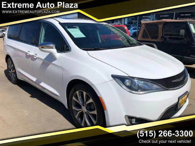 2017 Chrysler Pacifica Minivan Limited FWD photo