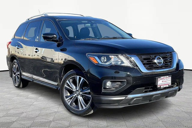 2018 Nissan Pathfinder Platinum FWD photo