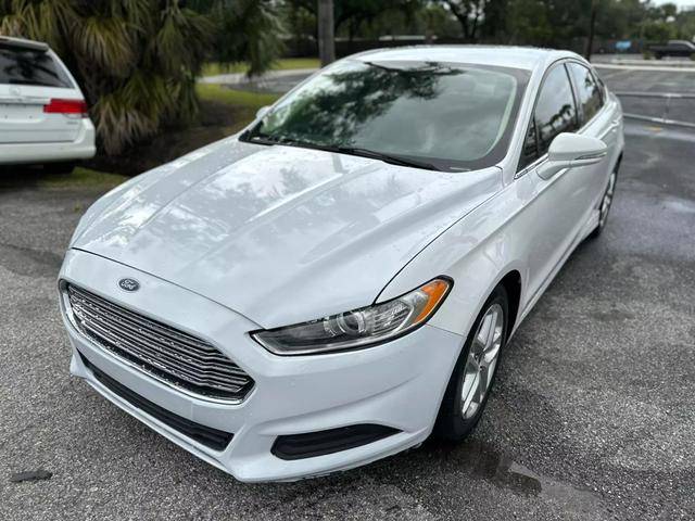 2015 Ford Fusion SE FWD photo