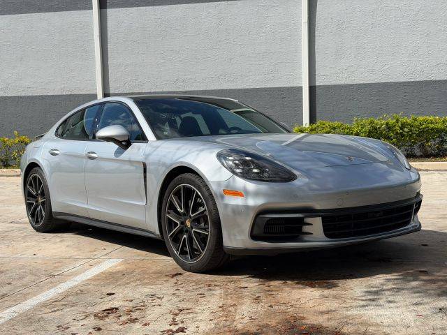 2018 Porsche Panamera 4S AWD photo