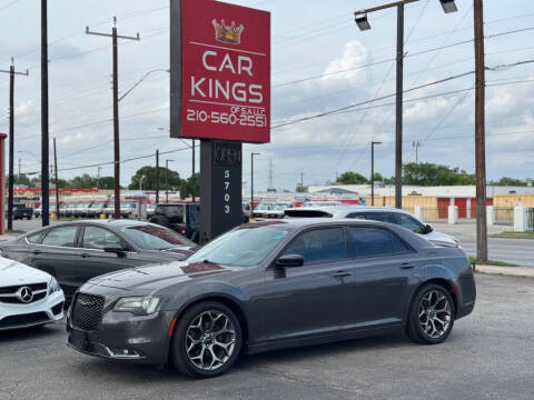 2018 Chrysler 300 Touring RWD photo