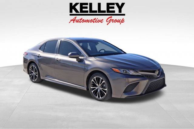 2018 Toyota Camry SE FWD photo
