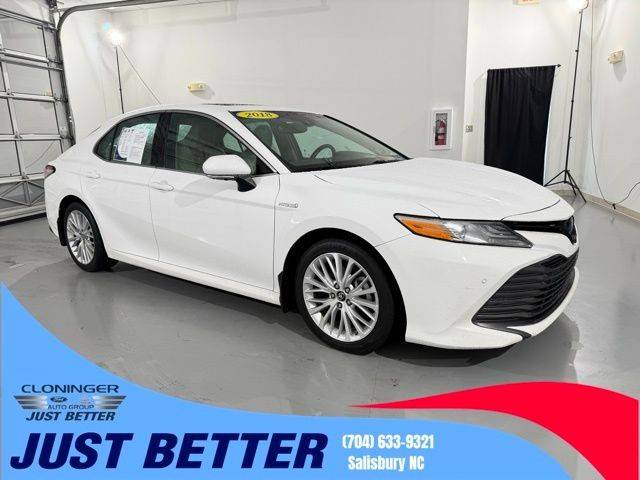 2018 Toyota Camry Hybrid XLE FWD photo